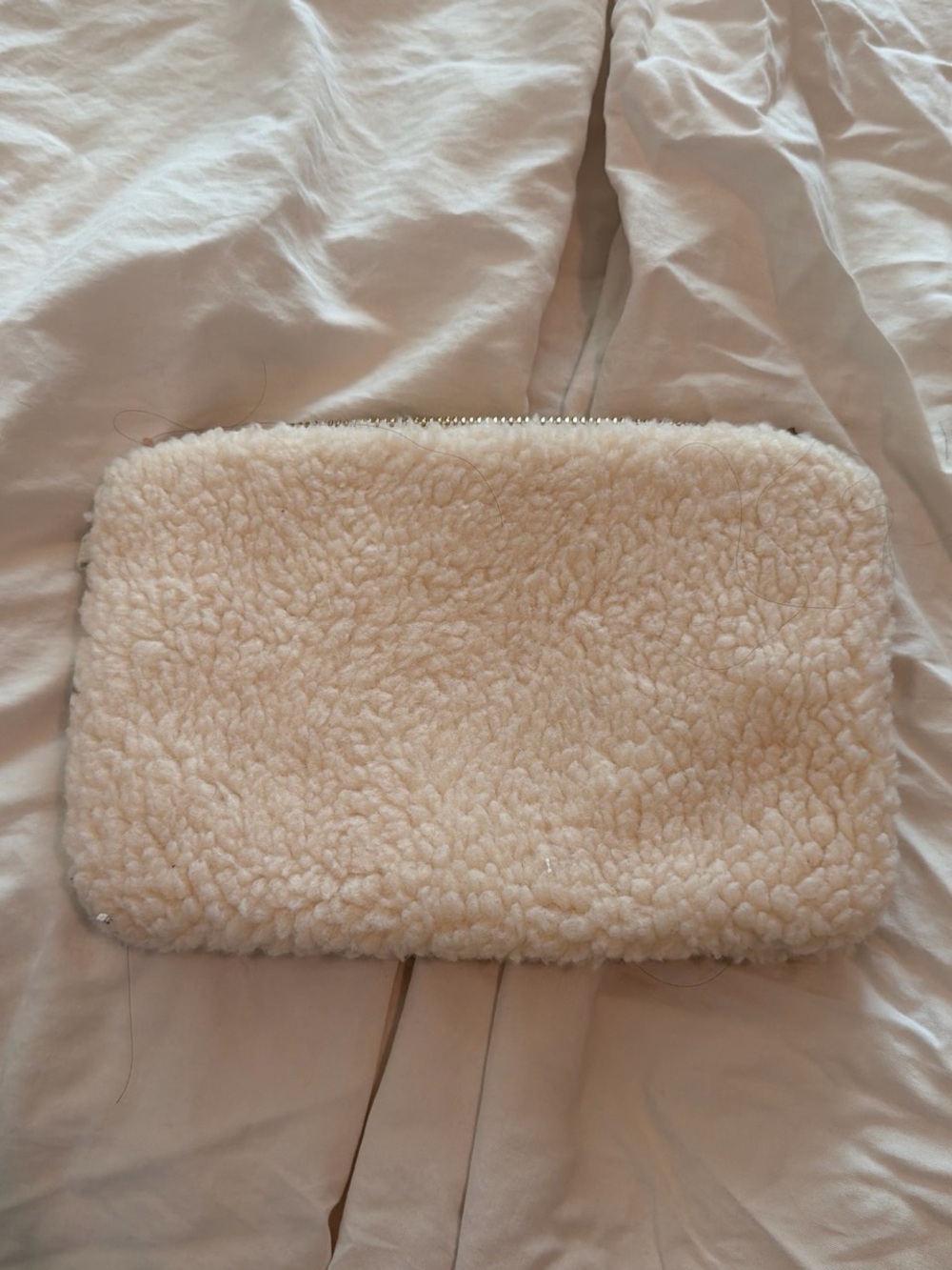 Brandy Melville Cream Faux Sherpa Shoulder Bag with Matching Pouch - Picture 4 of 4